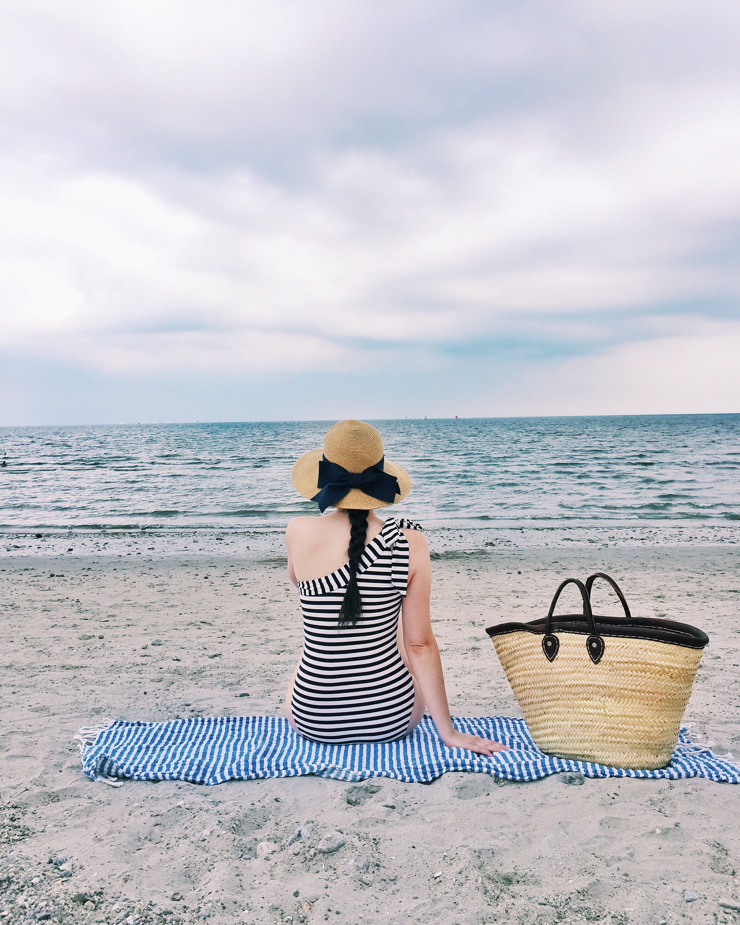 One-Shoulder-Striped-One-Piece