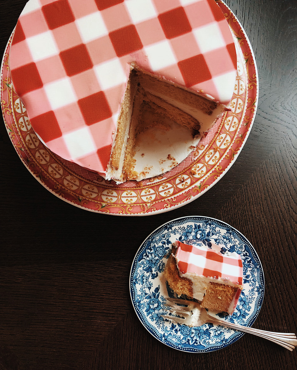 How to make a gingham cake