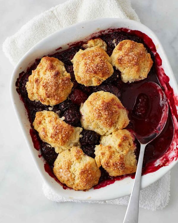 BEST BERRY COBBLER | SUMMER DESSERTS TO MAKE